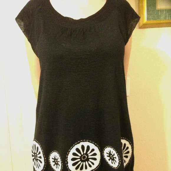 DKNY New York ~ Black 100% Linen Loose Knit Floral Embroidered Tunic/ Top ~ Sz.M - Picture 1 of 7